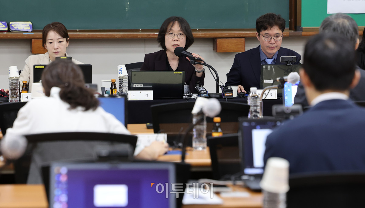 ▲김예영 전국법관대표회의 의장이 26일 경기 고양시 사법연수원에서 열린 전국법관대표회의 임시회의에서 발언을 하고 있다. 조현호 기자 hyunho@