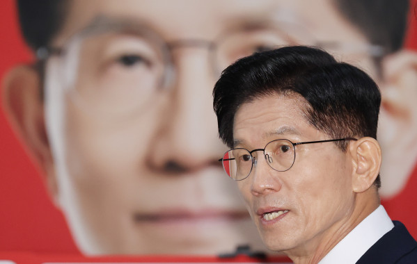 ▲국민의힘 김문수 대선 후보가 26일 충남 천안시 국민의힘 충남도당에서 지방시대 공약 발표를 하고 있다. 2025.5.26     (연합뉴스 )