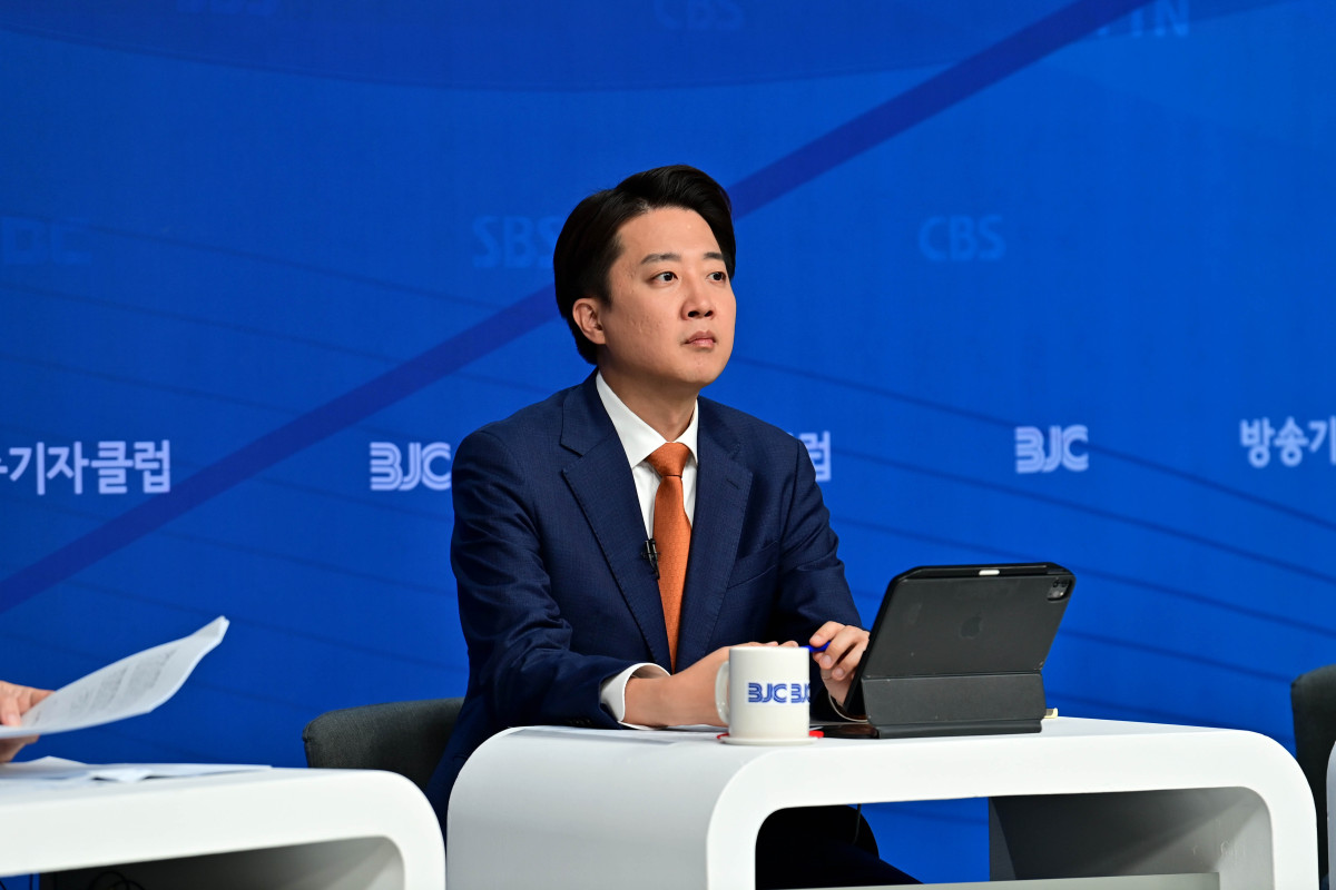 ▲이준석 개혁신당 대선 후보가 26일 오전 서울 양천구 한국방송회관에서 열린 한국방송기자클럽 초청 토론회에 참석해 있다. (사진제공=뉴시스)