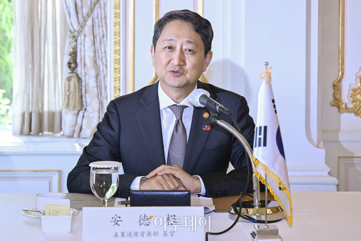 ▲안덕근 산업통상자원부 장관이 26일 서울 중구 롯데호텔에서 열린 제57회 한일경제인회의 사전환담에서 인사말을 하고 있다. 조현호 기자 hyunho@