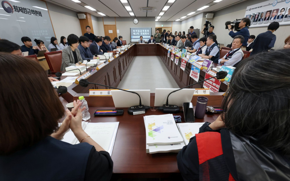 ▲27일 세종시 정부세종청사에서 최저임금위원회 제2차 전원회의가 열리고 있다. (뉴시스)