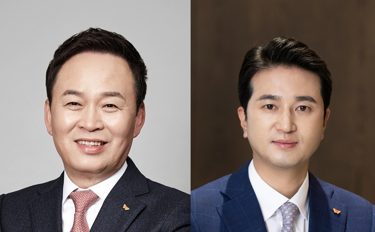 ▲장용호 총괄사장(왼쪽)과 추형욱 대표이사.
 (사진= SK이노베이션)