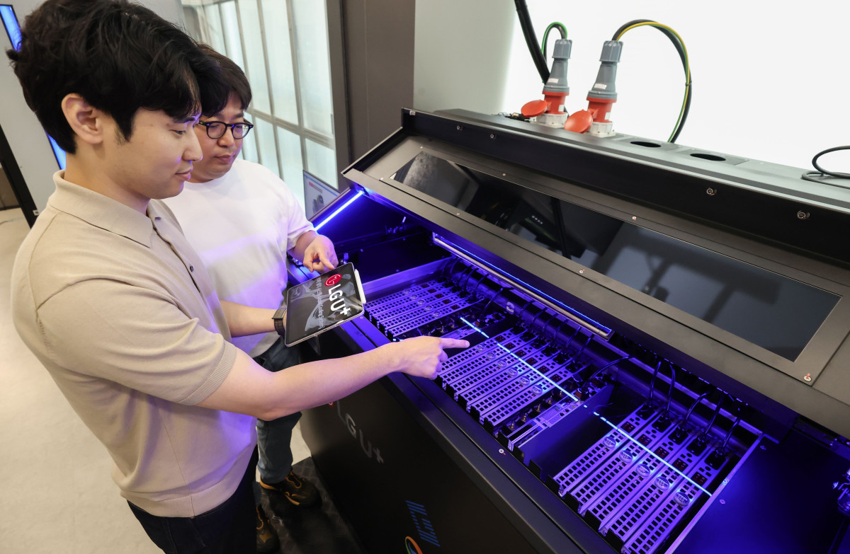 ▲LG유플러스는 대규모 인터넷데이터센터(IDC) 평촌2센터에 차세대 액체냉각 기반 데모룸을 개소한다고 29일 밝혔다. (사진제공=LG유플러스)