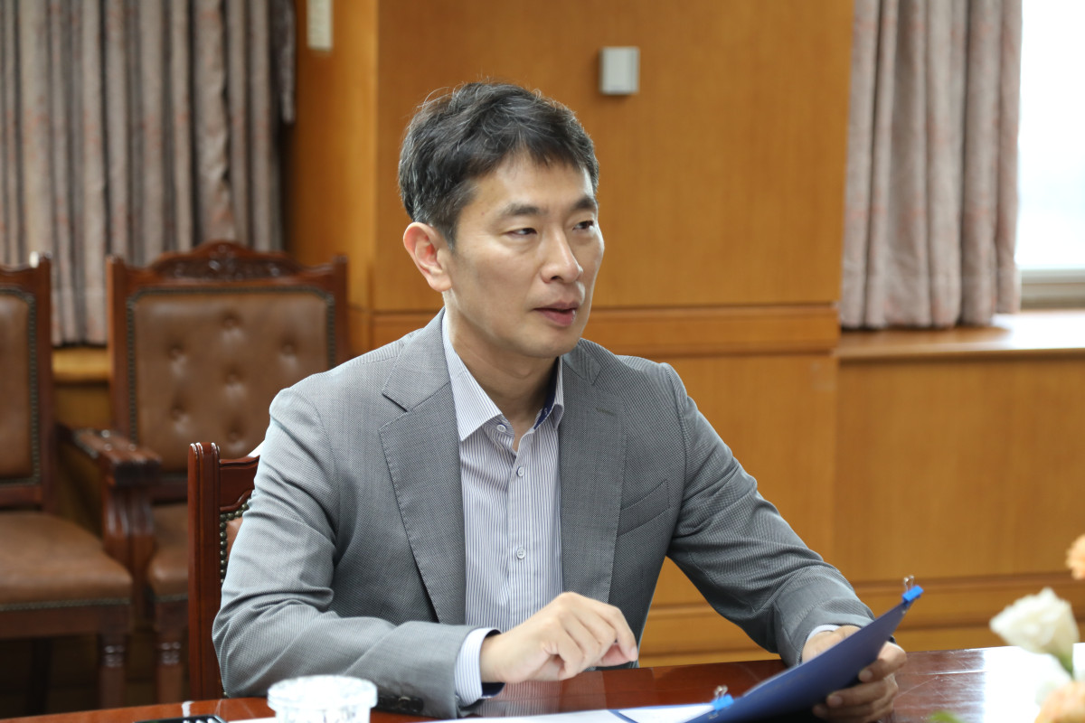 ▲이복현 금융감독원장은 한국은행의 기준금리 인하 직후인 29일 오전 서울 여의도 본원에서 금융상황 점검회의를 개최하고 금융시장 동향을 점검했다. (사진제공=금감원)