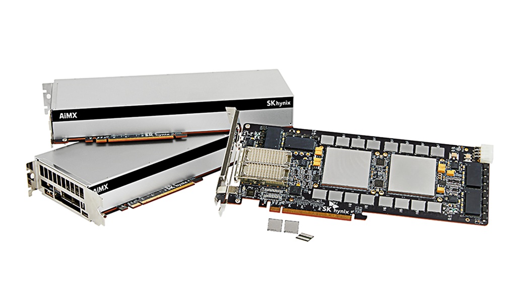 ▲GDDR6-AiM을 여러 개 모아서 개발한 PIM 가속기 카드 AiMX (자료제공=SK하이닉스)