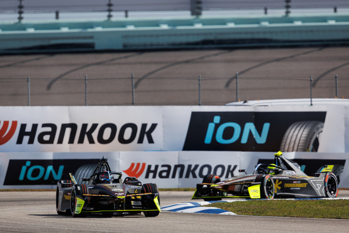 ▲포뮬러 E 2025 마이애미 E-Prix 경기 장면 (사진=한국타이어)