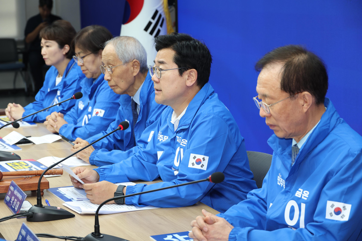 ▲박찬대 더불어민주당 상임총괄선거대책위원장이 30일 오전 서울 여의도 중앙당사에서 열린 중앙선거대책위원회의에서 발언을 하고 있다. (사진=뉴시스)