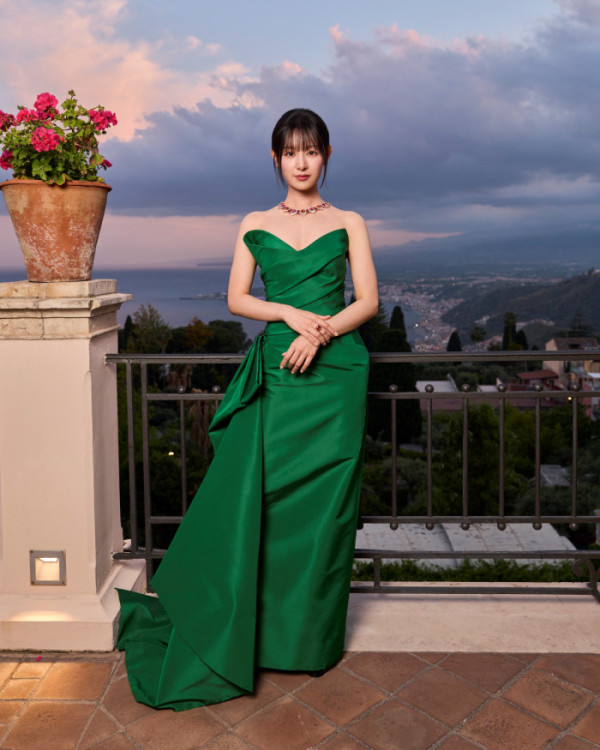 ▲불가리 2025 하이 주얼리 '폴리크로마(POLYCHROMA)' 불가리 앰버서더 김지원(사진제공=불가리)