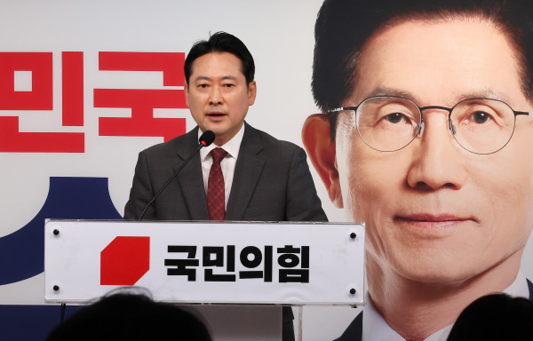 ▲국민의힘 장동혁 선대위 상황실장이 1일 서울 여의도 중앙당사에서 긴급 현안 기자회견을 열고 민주당의 '댓글 공작' 의혹 등 제기와 관련해 반박하고 있다. 2025.6.1 (연합뉴스 )