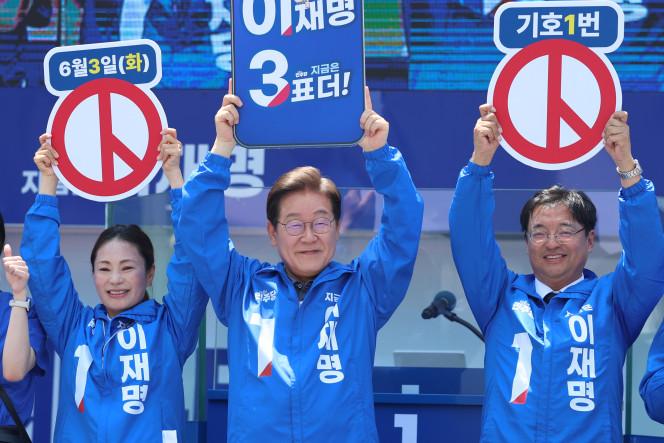 ▲더불어민주당 이재명 대선 후보가 선거를 이틀 앞두고 '험지 공략'에 나선 1일 대구광역시 동대구역 광장에서 열린 유세에서 시민들에게 지지를 호소하고 있다. 2025.6.1. (연합뉴스)