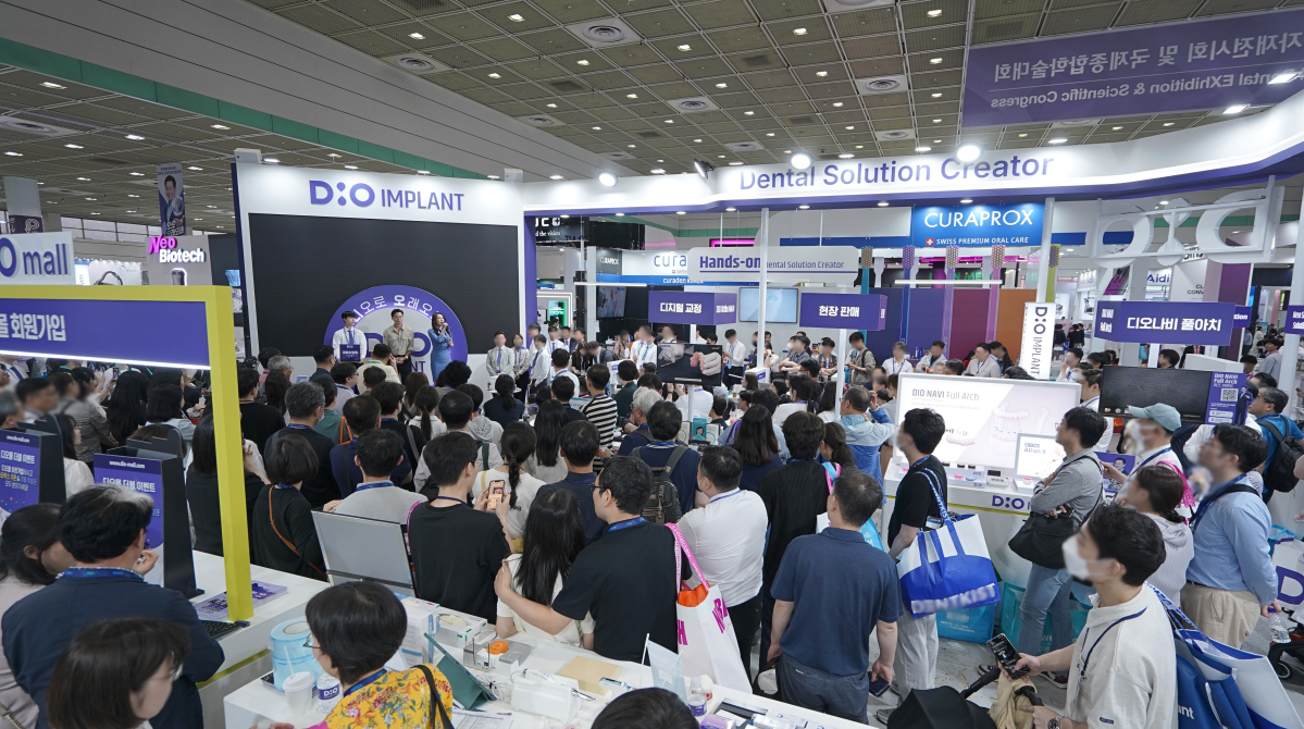 ▲디오임플란트는 5월 30일부터 6월 1일까지 서울 코엑스에서 열린 SIDEX 2025에 참가했다. SIDEX는 서울시치과의사회가 주최하는 국내 최대 치과기자재전시회로 올해는 약 240개 기업이 1100 부스를 운영했다. (사진제공=디오)