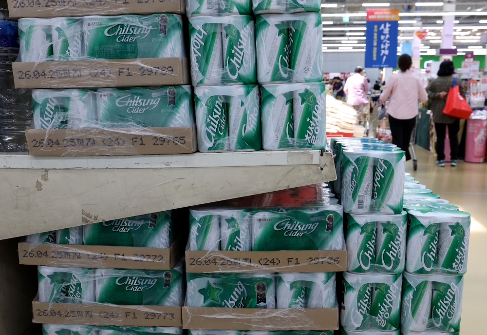 ▲ 서울의 한 대형마트에 음료가 진열돼 있다. 신태현 기자 holjjak@ (이투데이DB)