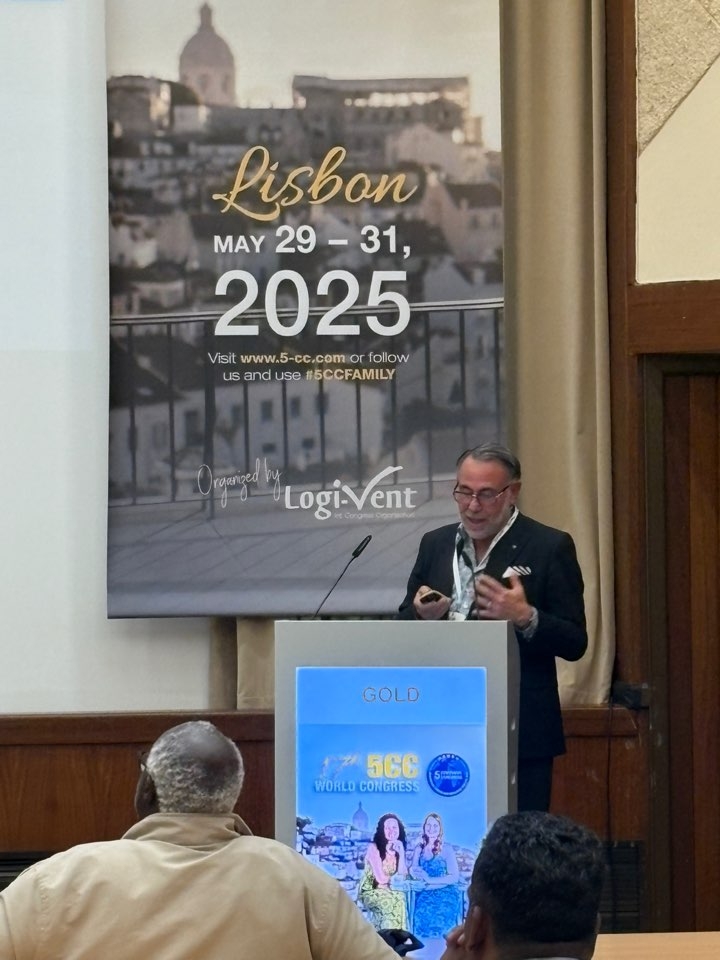 ▲닥터 골드가 지난달 29일부터 31일까지 포르투갈에서 개최된 ‘5 Continent Congress 2025’에서 ‘텐써마’의 임상 효과에 대해 강연하고 있다. (사진=텐텍)
