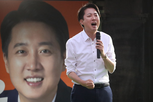 ▲개혁신당 이준석 대선 후보가 2일 대구 수성구 수성못 상화동산에서 피날레 유세하고 있다. (연합뉴스 )
