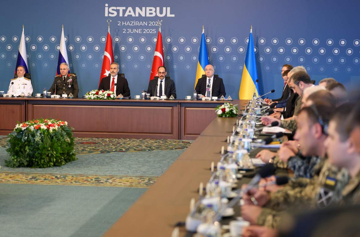 ▲튀르키예 이스탄불의 츠라안 궁전에서 2일(현지시간) 튀르키예 주재로 러시아와 우크라이나가 고위급 2차 협상을 하고 있다. 이스탄불(튀르키예)/EPA연합뉴스