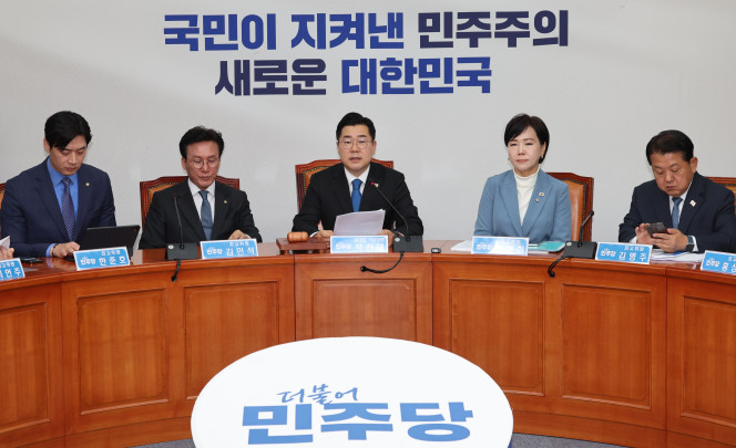 ▲박찬대 더불어민주당 당대표 직무대행 겸 원내대표가 11일 오전 서울 여의도 국회에서 열린 최고위원회의에서 발언하고 있다. 2025.04.11. (뉴시스)