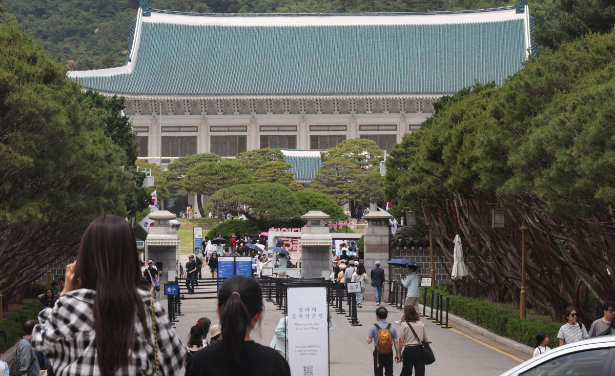 ▲대통령 선거일인 3일 청와대가 관람객으로 붐비고 있다. 2025.6.3 (연합뉴스)