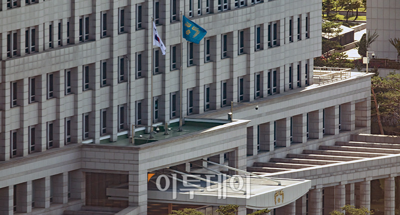 ▲이재명 제21대 대통령의 임기가 시작된 4일 서울 용산구 대통령실 청사에 봉황기가 게양되어 펄럭이고 있다. 사진공동취재단