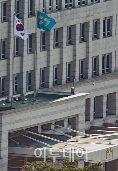 ▲이재명 제21대 대통령의 임기가 시작된 4일 서울 용산구 대통령실 청사에 봉황기가 게양되어 펄럭이고 있다. 사진공동취재단