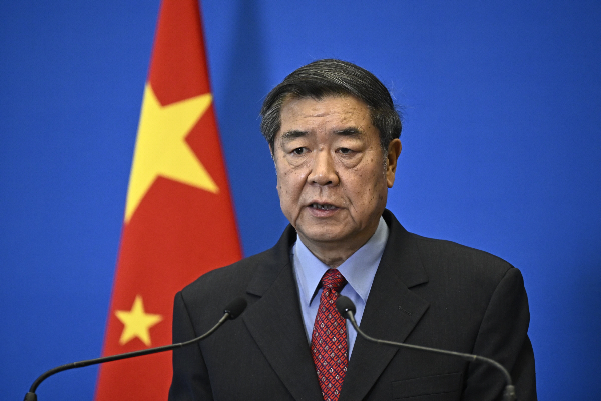 ▲허리펑 중국 부총리가 5월 15일(현지시간) 프랑스 파리에서 열린 제10차 프랑스·중국 고위급 경제금융대화에서 기자회견을 하고 있다. 파리/AFP연합뉴스