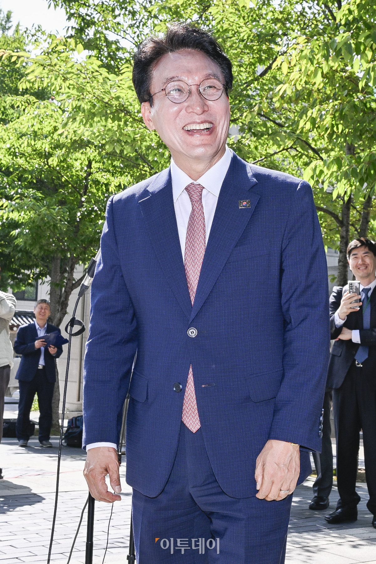 ▲김민석 국무총리 후보자가 5일 서울 종로구 금융감독원 연수원에 마련된 인사청문회 사무실에 출근하고 있다. 이재명 대통령은 새 정부의 첫 국무총리로 김민석 더불어민주당 의원을 지명했다. 조현호 기자 hyunho@