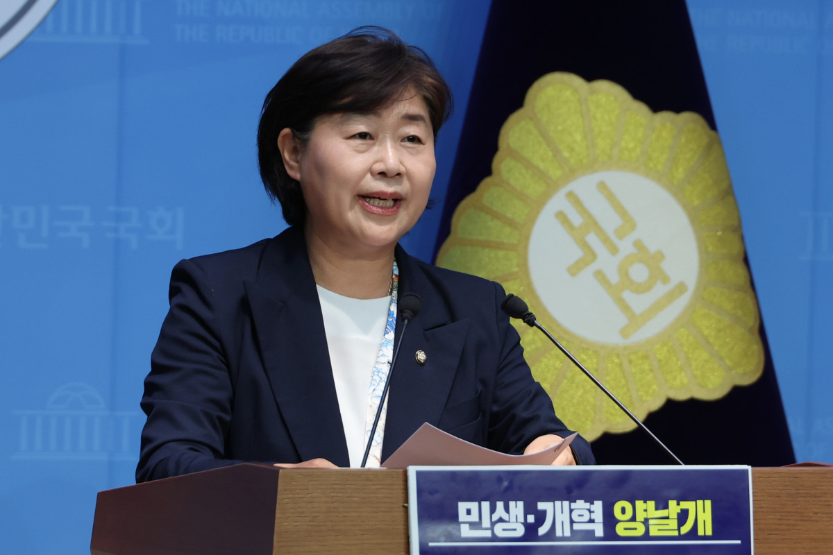 ▲더불어민주당 서영교 의원이 5일 서울 여의도 국회 소통관에서 원대대표 출마를 선언하고 있다. 2025.6.5 (연합뉴스)