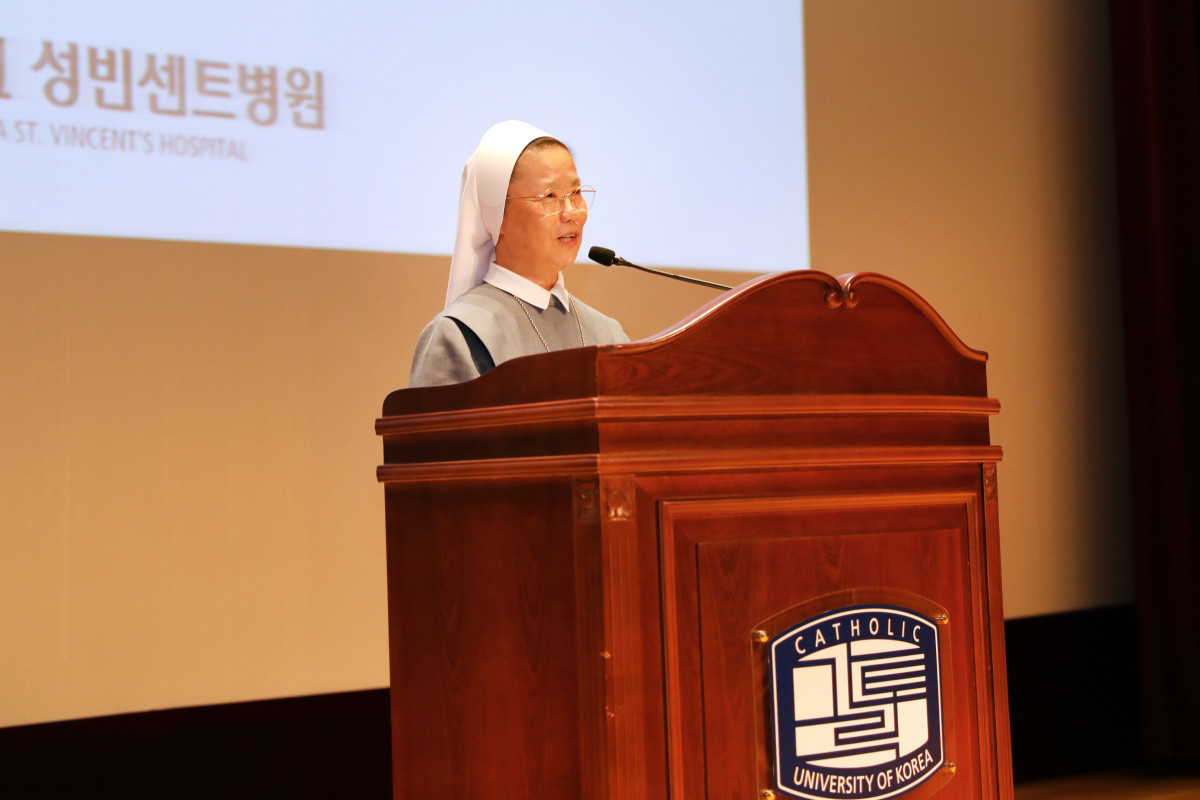 ▲임정수 콜베 수녀가 5일 성빈센트병원 개원 58주년 기념식에서 연설하고 있다. (가톨릭대학교 성빈센트병원)