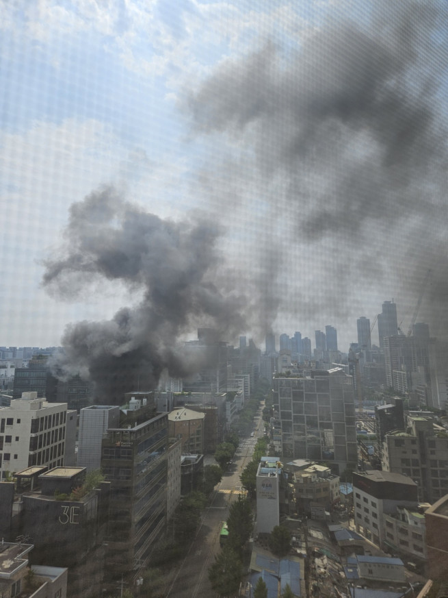 ▲영등포구 문래동3가 한 공장에서 화재가 발생했다. (독자 제공)