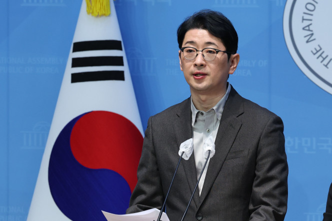 ▲주진우 국민의힘 의원이 16일 오후 서울 여의도 국회 소통관에서 열린 더불어민주당 카톡 검열 고발 관련 기자회견에서 발언하고 있다. 2025.01.16. (뉴시스)
