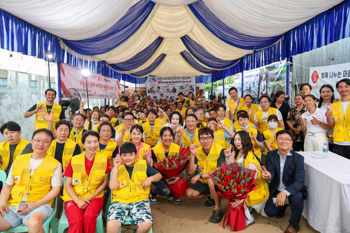 ▲롯데장학재단 캄보디아 의료봉사 현장. (사진제공=롯데장학재단)