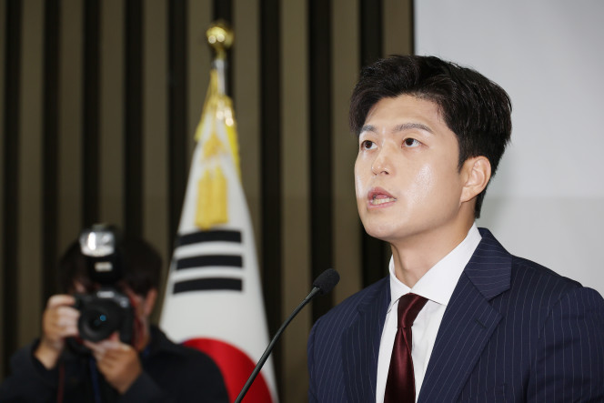▲국민의힘 김용태 비상대책위원장이 9일 서울 여의도 국회에서 열린 의원총회에서 발언하고 있다. 2025.6.9. (연합뉴스)