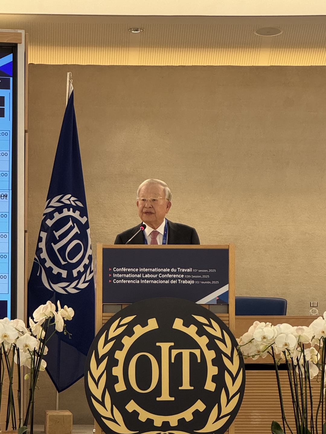 ▲손경식 한국경영자총협회 회장이 9일 스위스 제네바에서 열린 113차 국제노동기구(ILO) 총회에서 연설을 하고 있다. (사진제공=경총)