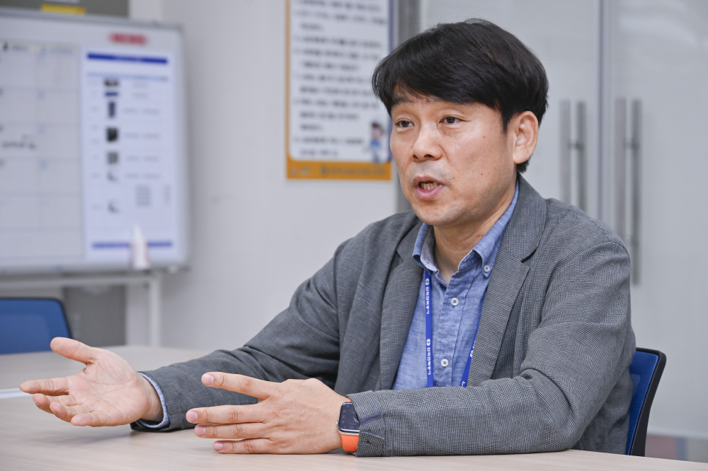 ▲이재걸 한국전력공사(KEPCO) 전력연구원 전력계통연구소 계통해석팀장이 24일 대전시 유성구 문지동 KEPCO 전력연구원에서 이투데이와 인터뷰 하고 있다. (사진=조현호 기자 hyunho@)