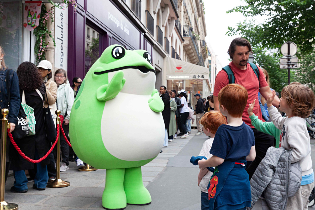 ▲5월 24일부터 이달 7일까지 프랑스 파리에서 15일간 운영한 ‘진로 팝업스토어’ 현장. (사진제공=하이트진로)