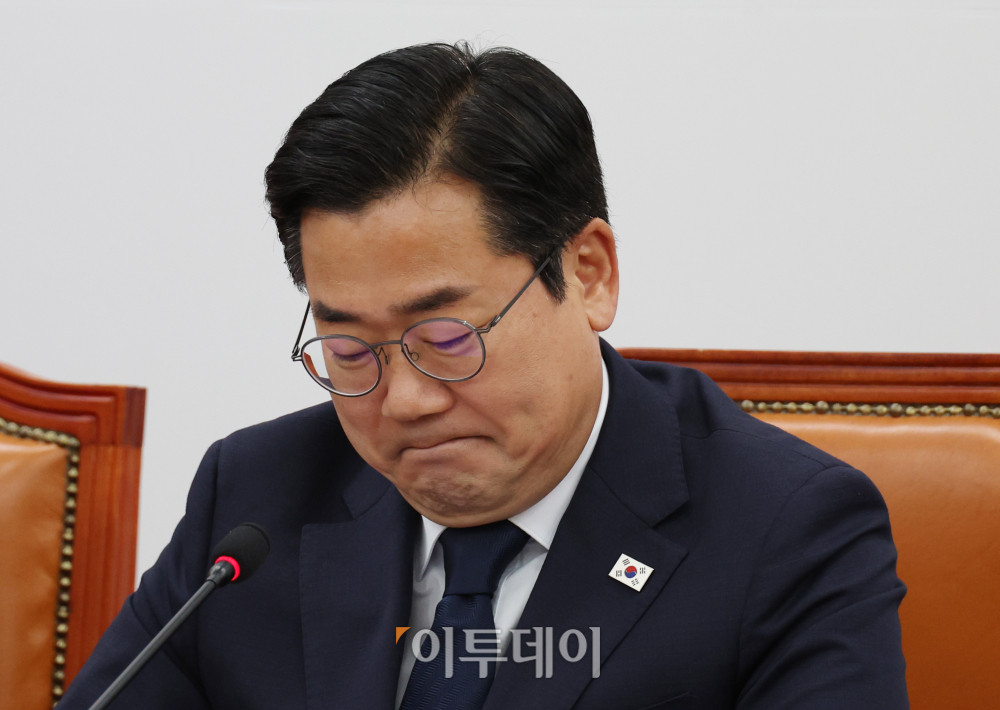 ▲박찬대 더불어민주당 대표 직무대행 겸 원내대표가 12일 서울 여의도 국회에서 고별 기자간담회를 하고 있다. 이날 박 원내대표는 "윤석열 정권과 치열하게 싸워, 주권자 국민이 주인인 나라 진짜 대한민국이 열렸다"며 "이 정도면 제가 민주당 1기 원내대표로서 참 보람 있었다, 유종의 미를 거뒀다, 이렇게 자부심을 가져도 되지 않을까 자평해 본다"고 말했다. 고이란 기자 photoeran@