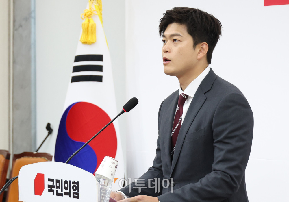 ▲김용태 국민의힘 비상대책위원장이 12일 서울 여의도 국회에서 '검찰해체 4법' 관련 현안 입장 발표를 하고 있다. 고이란 기자 photoeran@