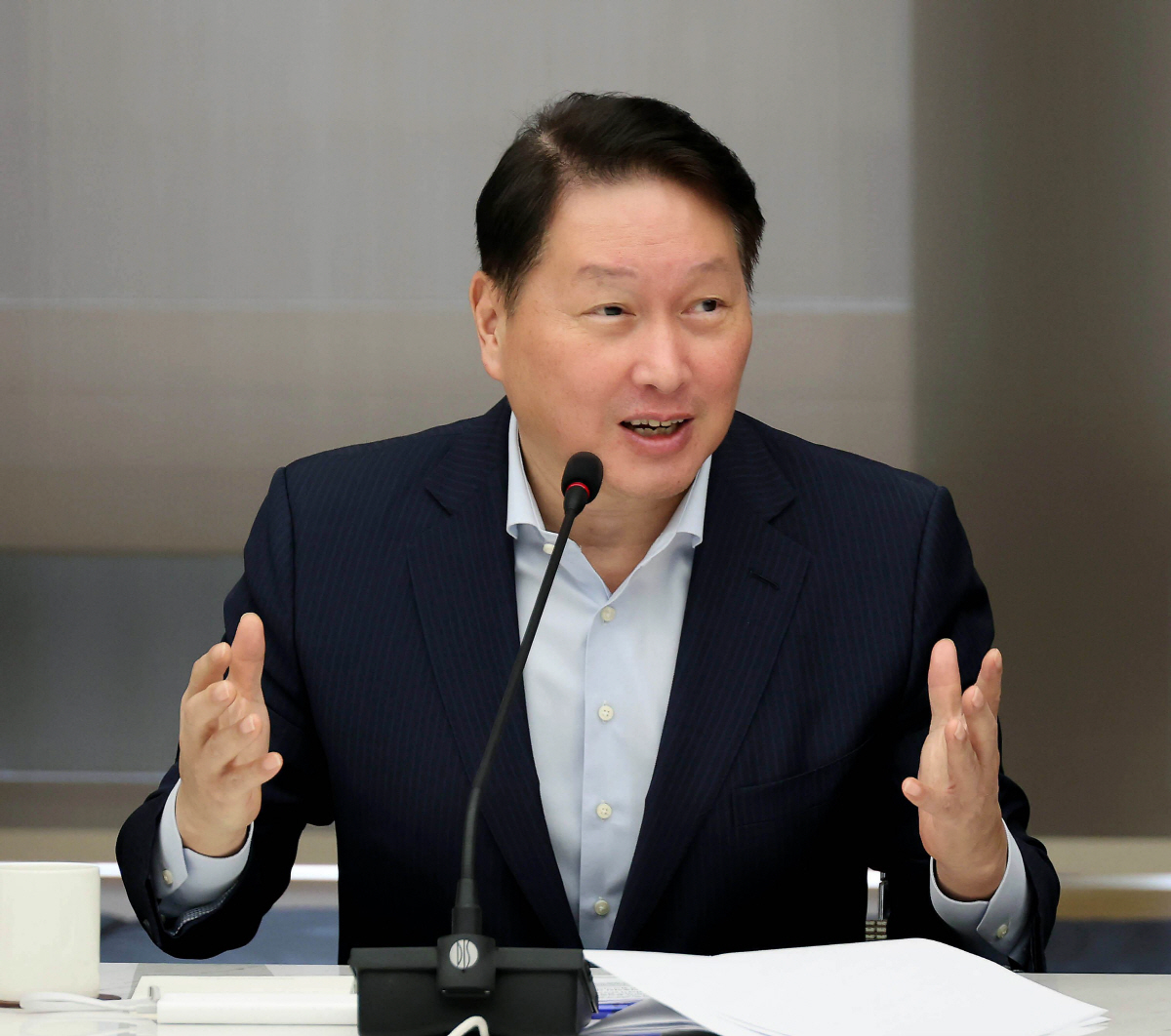 ▲최태원 대한상공회의소 회장 겸 SK그룹 회장이 지난 4월 25일 서울 중구 대한상의에서 가진 취임 4주년 기자 간담회에서 발언하고 있다. (연합뉴스)