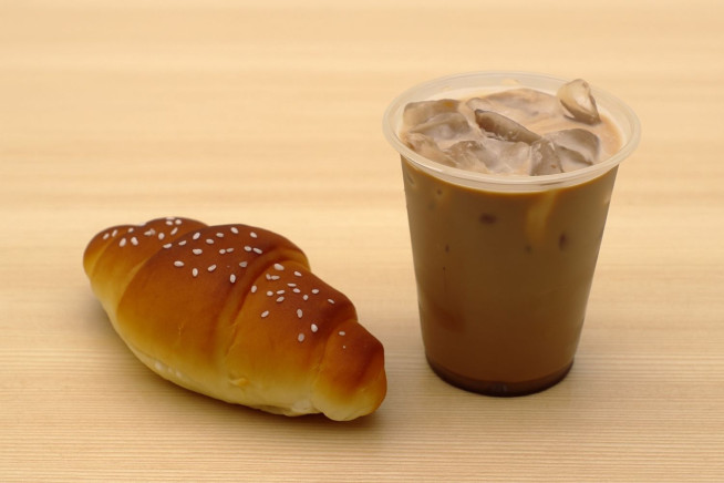 ▲﻿소금빵과 소금커피 (사진제공=자생한방병원)