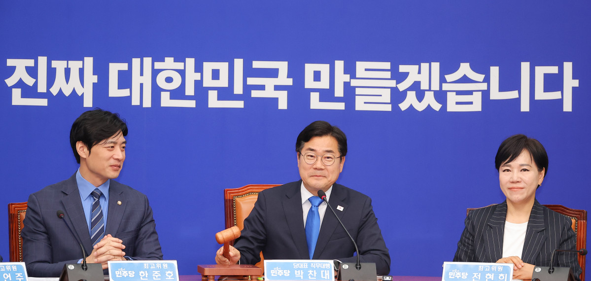 ▲더불어민주당 박찬대 당대표 직무대행 겸 원내대표가 13일 국회에서 열린 최고위원회의를 주재하고 있다. 2025.6.13 (연합뉴스)