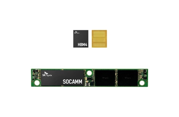 ▲SK하이닉스가 ‘GTC 2025’에 전시한 HBM4 모형과 소캠(SOCAMM) (자료제공=SK하이닉스)