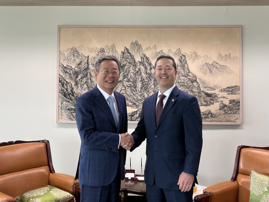 ▲조구래 외교부 외교전략정보본부장이 13일 오전 서울 외교부 청사에서 션 오닐 미국 국무부 동아태국 고위관리를 접견하고 있다. (외교부 제공)