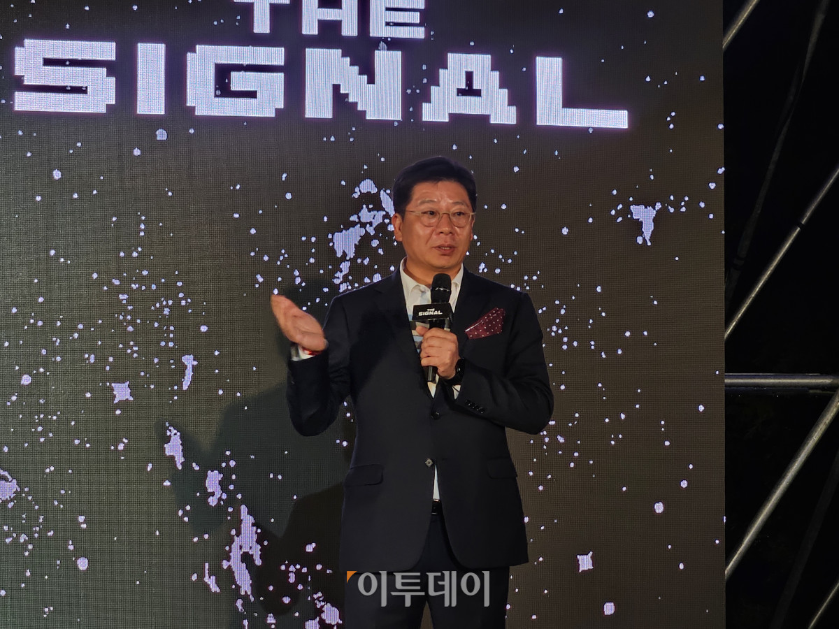 ▲민승배 BGF리테일 대표가 14일 서울 용산구 한남동 그랜드하얏트 서울에서 열린 ‘피스마이너스원 프리미엄 하이볼 론칭 파티-더 시그널’에서 발언하고 있다. (문현호 기자 m2h@)