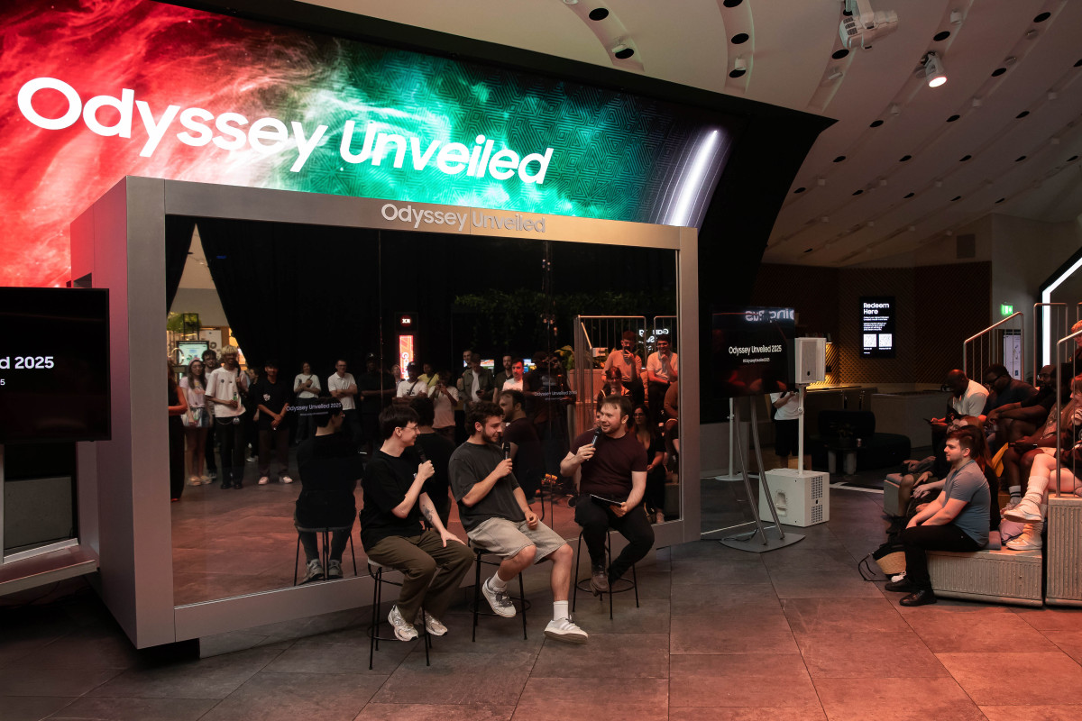 ▲삼성전자 '오디세이 언베일드 2025(Odyssey Unveiled 2025)' 행사에서 인기 스트리머 '캐드렐(Caedrel)'과 '조지 클라키(George Clarkey)'가 삼성 오디세이 3D와 오디세이 OLED G8 모니터로 게임을 즐기며 팬들과 소통하는 시간을 가졌다. (사진제공-삼성전자)