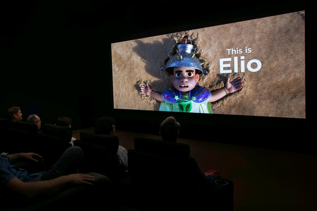 ▲삼성전자가 스페인 바르셀로나에서 열리는 유럽 최대 영화 산업 박람회 '시네유럽(CineEurope) 2025'에 참가해 시네마 LED 스크린 오닉스(Onyx)를 통해 디즈니∙픽사 신작 영화 '엘리오(Elio)'를 상영하고 있다. (자료제공=삼성전자)