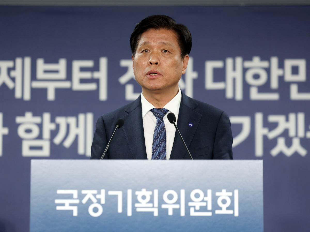 ▲조승래 국정기획위원회 대변인이 16일 서울 종로구 정부서울청사 창성동 별관에서 국정기획위원회 1차 전체회의 관련 브리핑을 하고 있다. (사진=뉴시스)