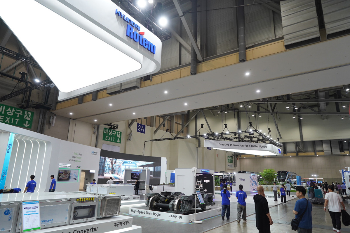 ▲2025 부산국제철도기술산업전에 참가한 현대로템 부스 전경. (사진= 현대로템)