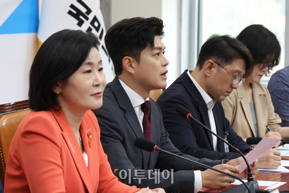 ▲김용태 국민의힘 비상대책위원장이 19일 서울 여의도 국회에서 SK텔레콤 소비자권익 및 개인정보보호 TF 회의에서 발언을 하고 있다. 고이란 기자 photoeran@