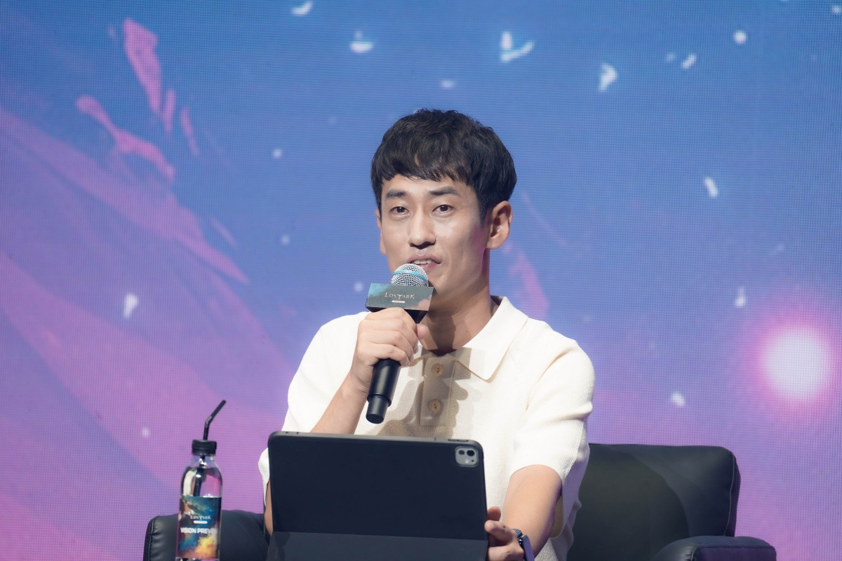 ▲스마일게이트RPG 로스트아크 모바일 개발 총괄 이정환 디렉터 (사진제공=스마일게이트)
