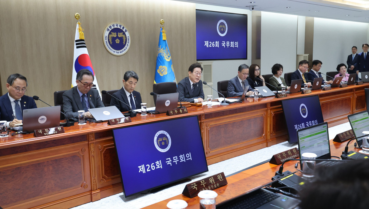 ▲이재명 대통령이 19일 용산 대통령실에서 국무회의를 주재하고 있다. 2025.6.19 (연합뉴스)