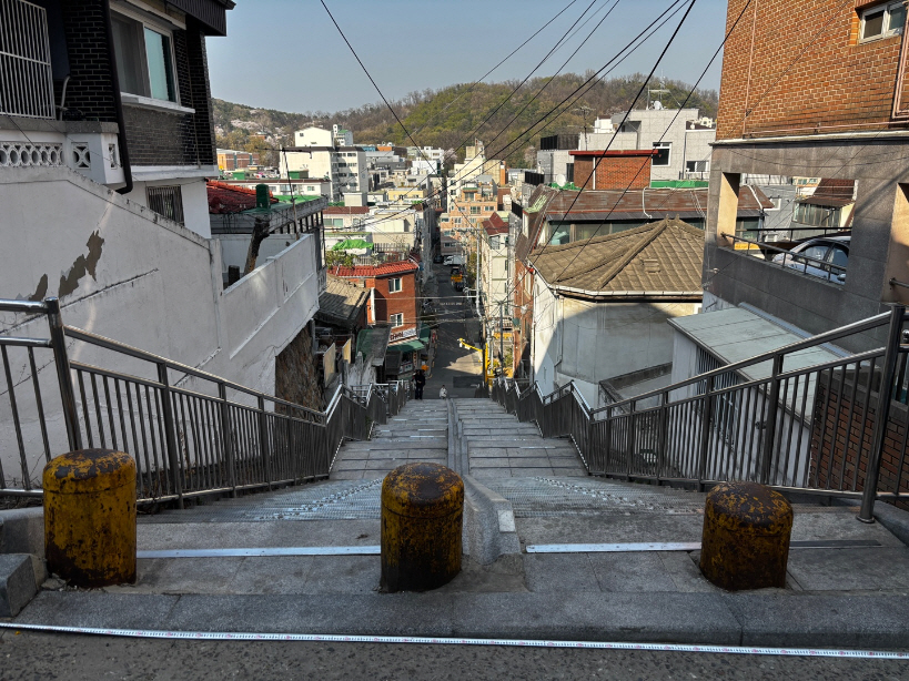 ▲강서구 곰달래길 인근 오르막길. (사진제공=강서구)